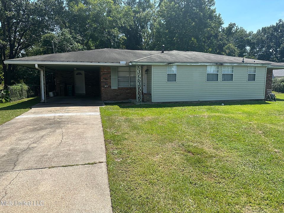 1st image of 111 Charleswood Ln