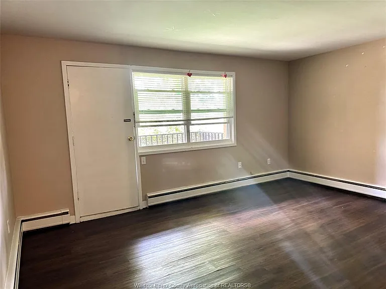 2035 University Ave W #205 — Photo 4