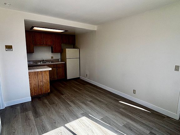 3rd image of 4036 Louisiana St #8