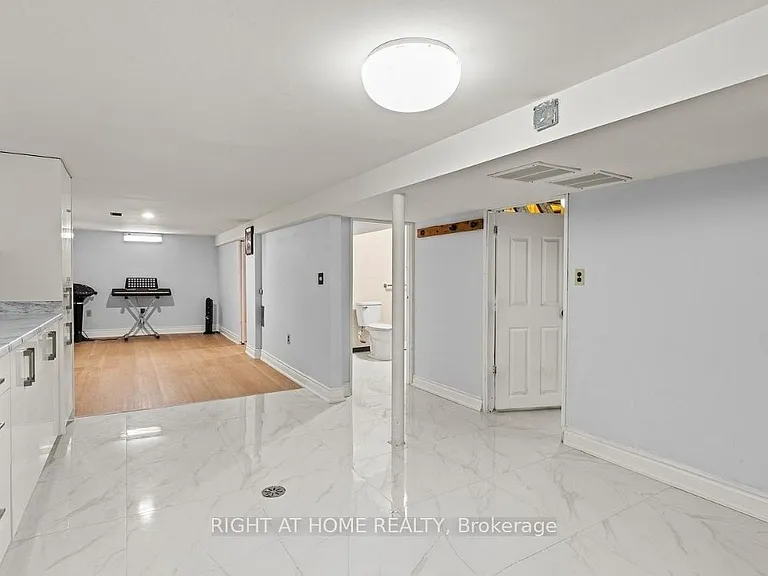 30 Webber Ave #LOWER — Photo 3