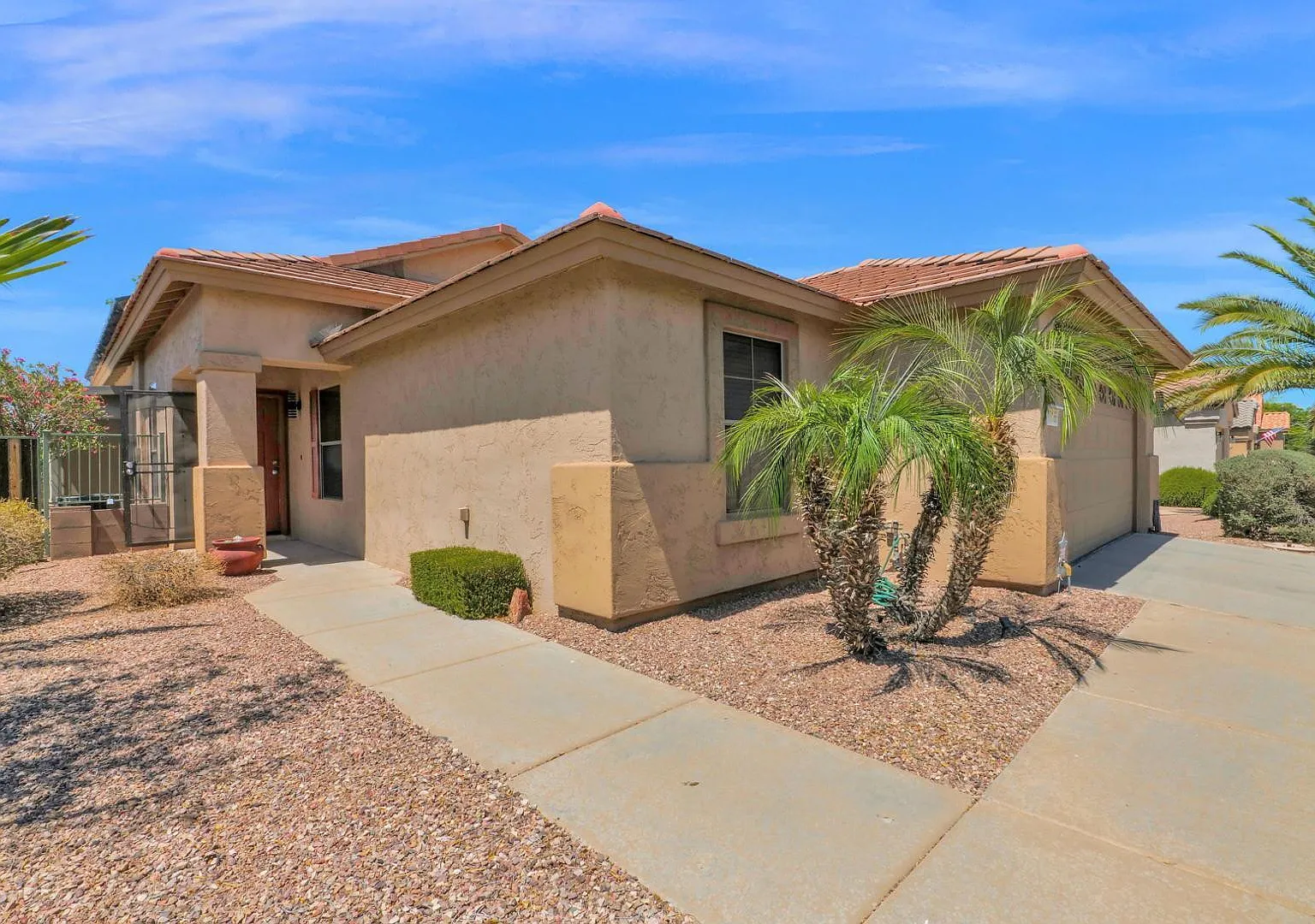 2 bed, 2.0 bath, 1401 sqft, $1,750 — Photo 3
