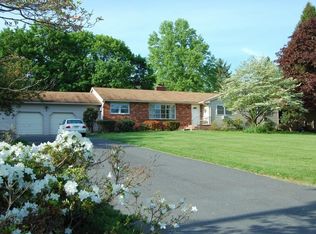 7 Quaker Hill Dr, Pittstown, NJ 08867