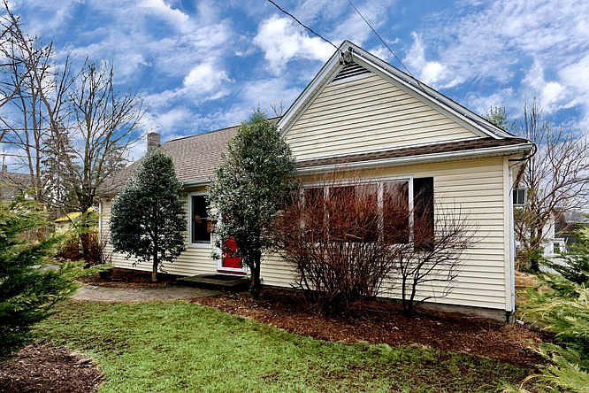 1st image of 26 Wostbrock Ln