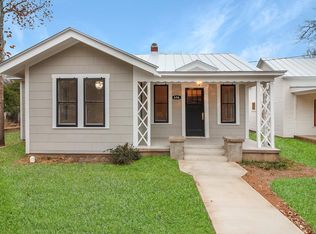 606 W Travis St, Fredericksburg, TX 78624