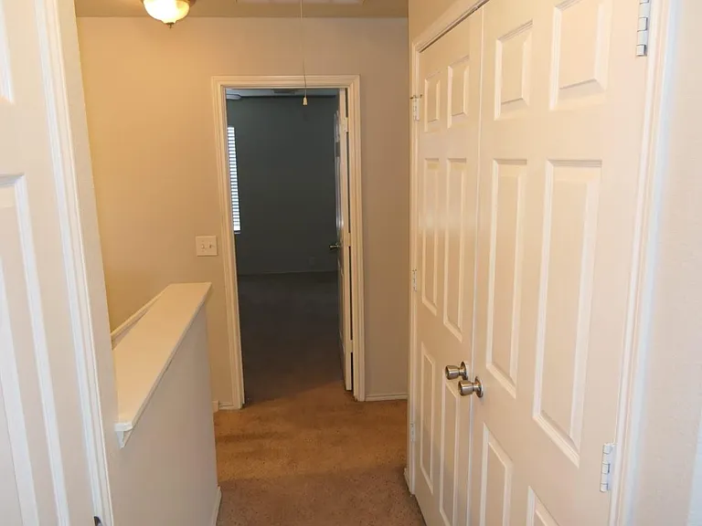 2114 Village Crossing Trl — Photo 10