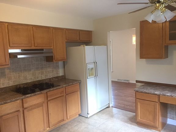 3rd image of 1926 Arthur Dr