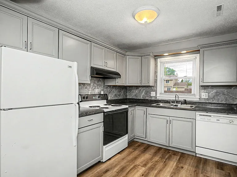 1411 Georgia Ave — Photo 10