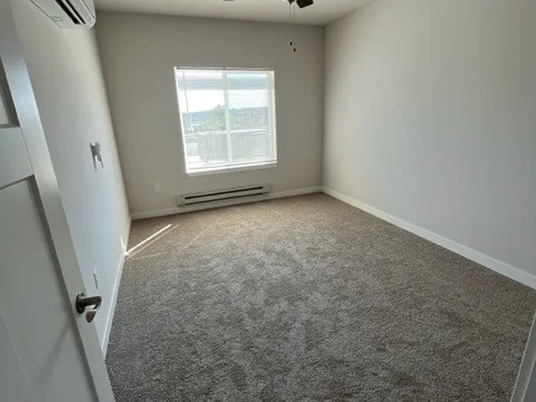 Cottage Grove Commons: Gaston — Photo 33