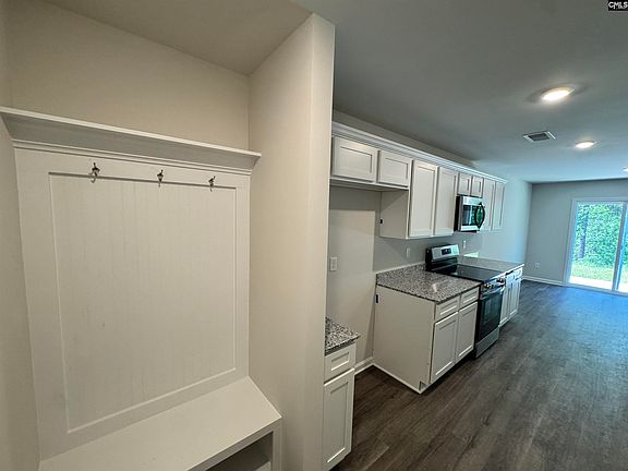 5th image of 620 Corkscrew Ln
