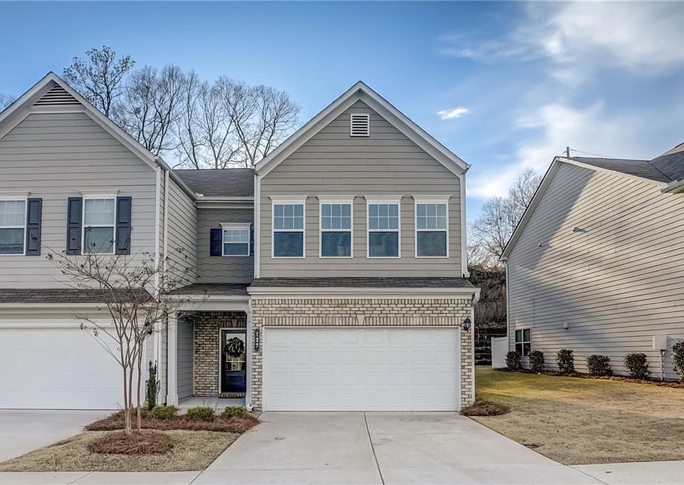 1st image of 122 Madison Bnd