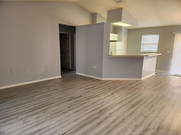 5th image of 3141 Courtland Blvd