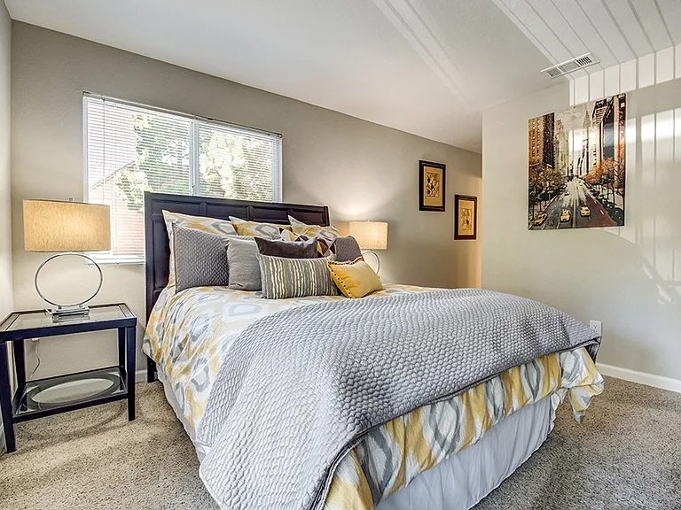Bella Vista at Hilltop — Photo 33