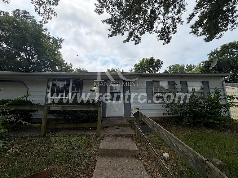 910 Timberline Dr — Photo 1