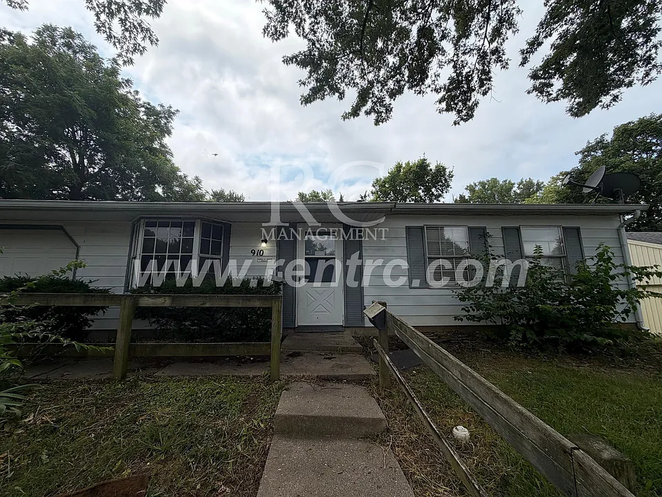 910 Timberline Dr