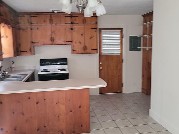 3rd image of 218 Clifton Rd