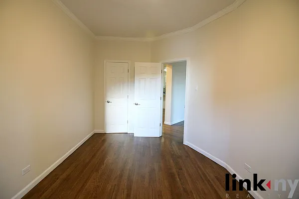 Rented by Link NY Realty | media 18