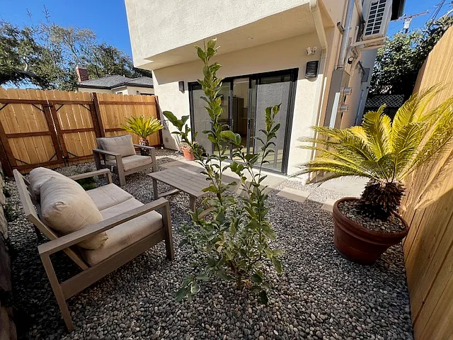 yard/patio area
