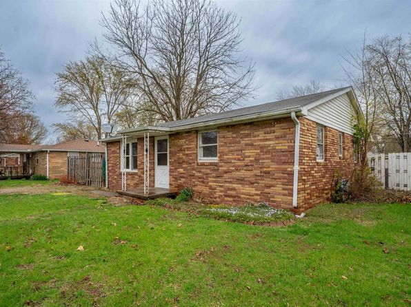 704 S Meadow Ln, Manito, IL 61546