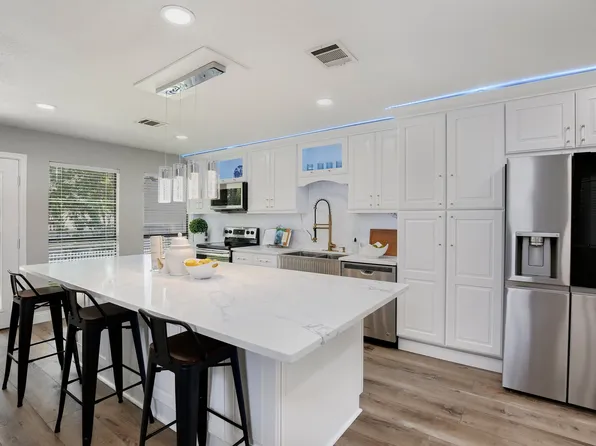 4313 Kenwood Dr, Grapevine, TX 76051