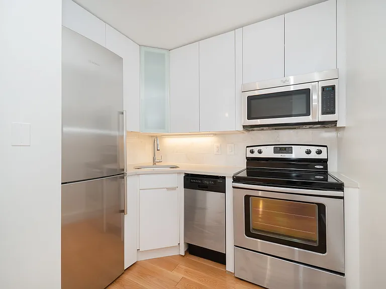 250 W 19th St #5B — Photo 5