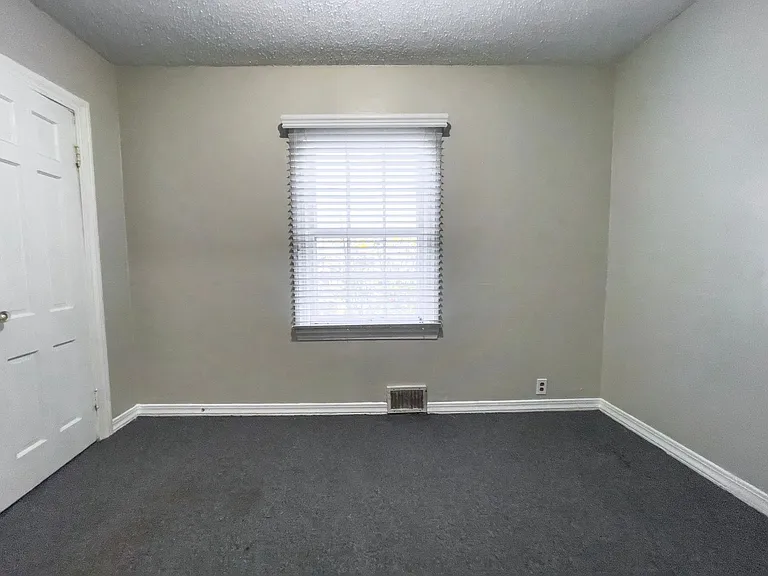 1408 N Mann Ave — Photo 18