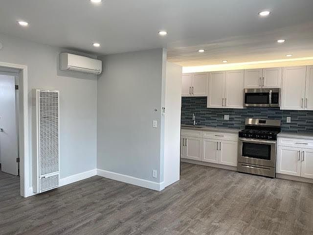 1st image of 6326 Vinevale Ave #C