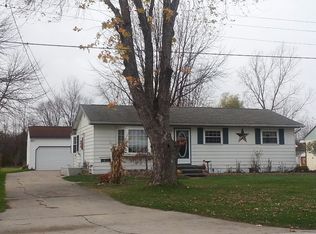 857 S Powell Rd, Essexville, MI