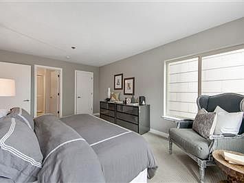 4th image of 448 Corbett Ave