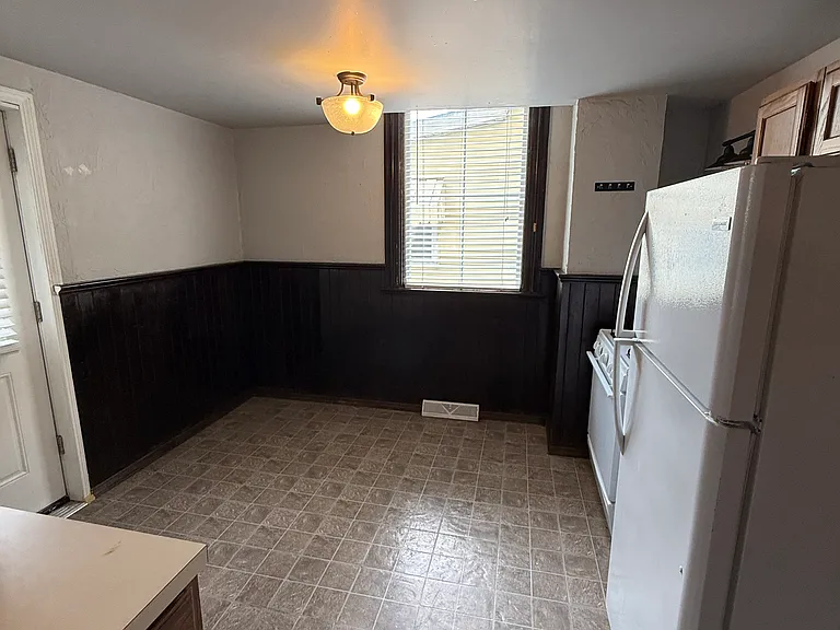 329 Reno St — Photo 8
