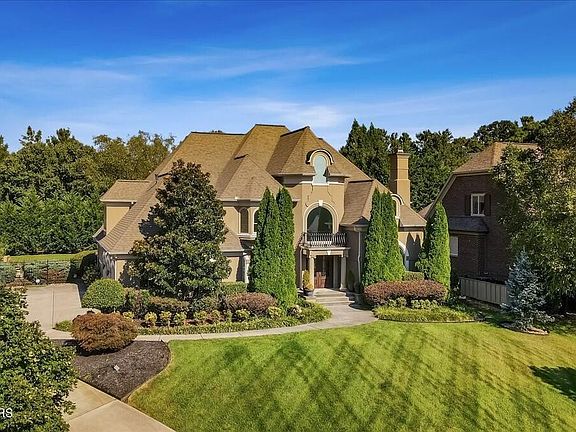 3rd image of 8901 Hemingway Grove Cir