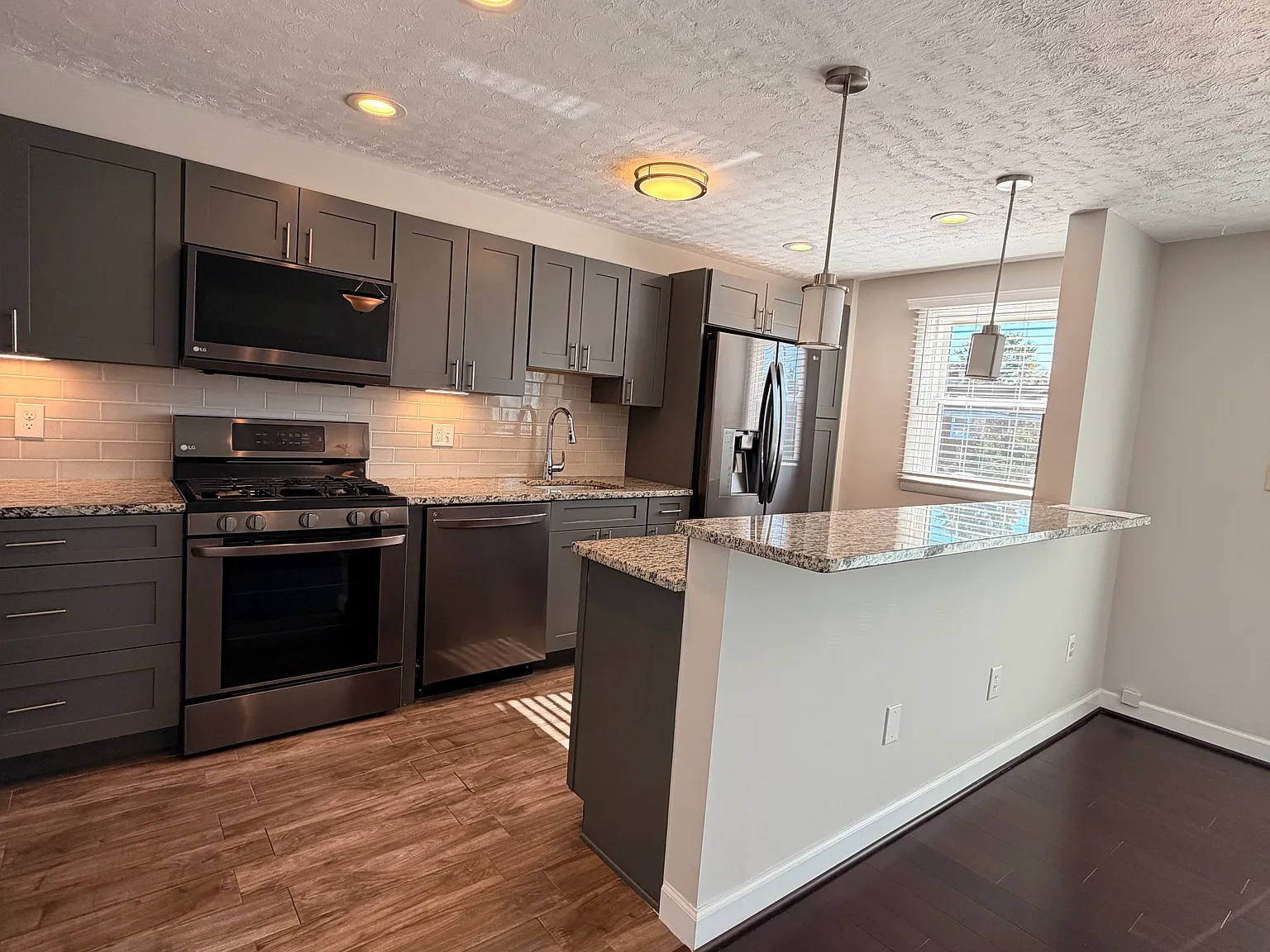 1129 Circle Dr — Photo 4