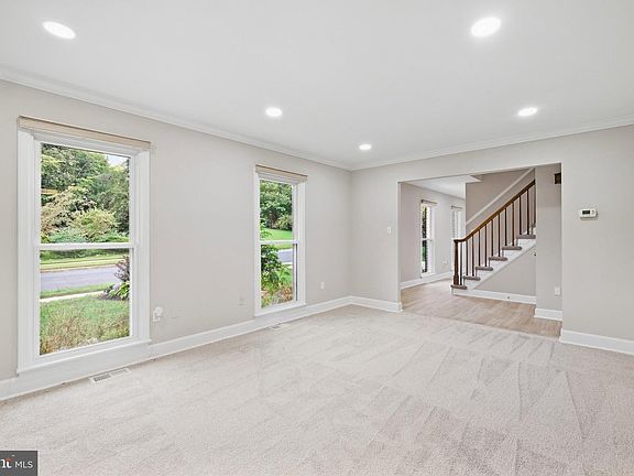 5th image of 1492 Harwell Ave