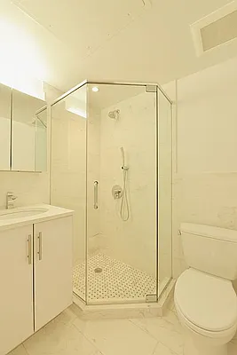 Rented by REAL New York | media 7