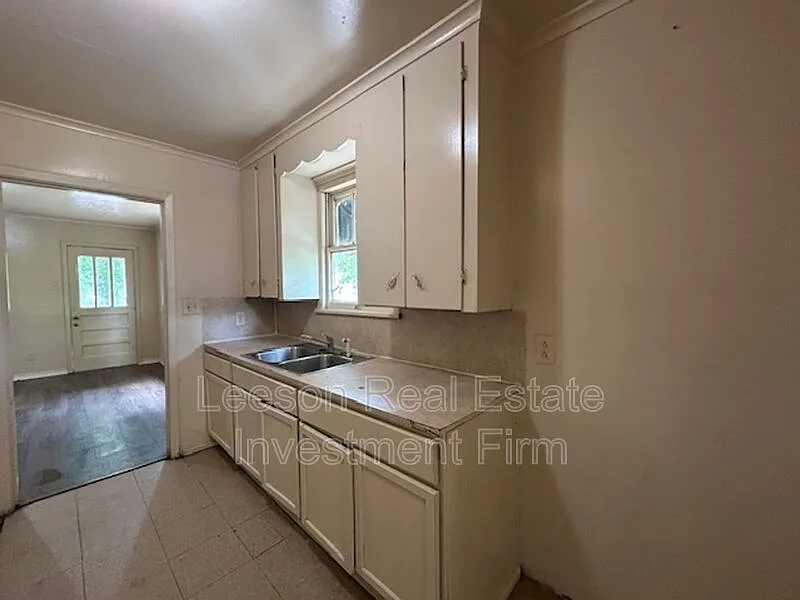 4 bed, 1.5 bath, 1202 sqft, $895 — Photo 4