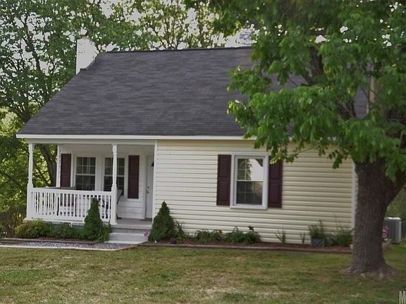 3rd image of 1440 2nd Street Dr SW