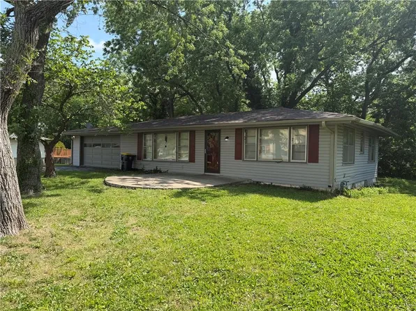 11517 Greenwood Rd, Kansas City, MO 64134
