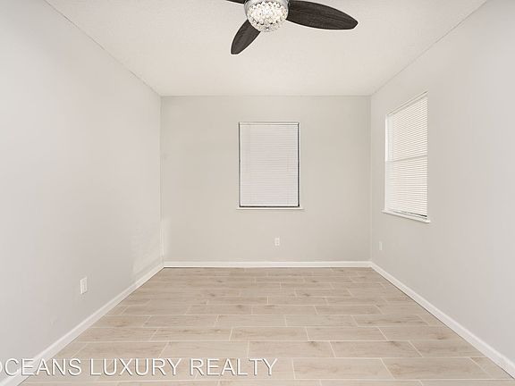 5th image of 170 Northshore Dr #A