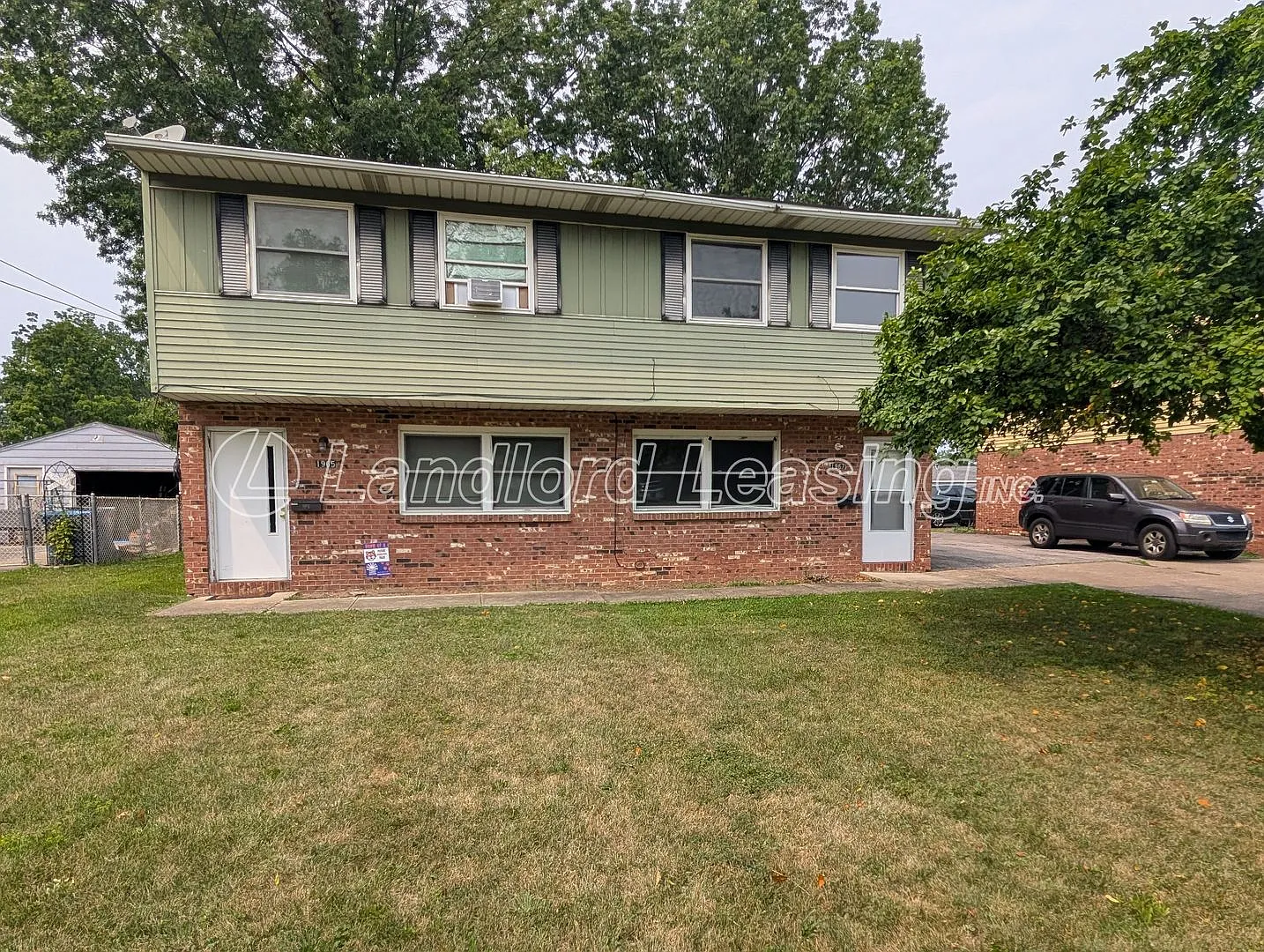 Well-Maintained 3-Bedroom Townhouse in Lorain — Photo 1