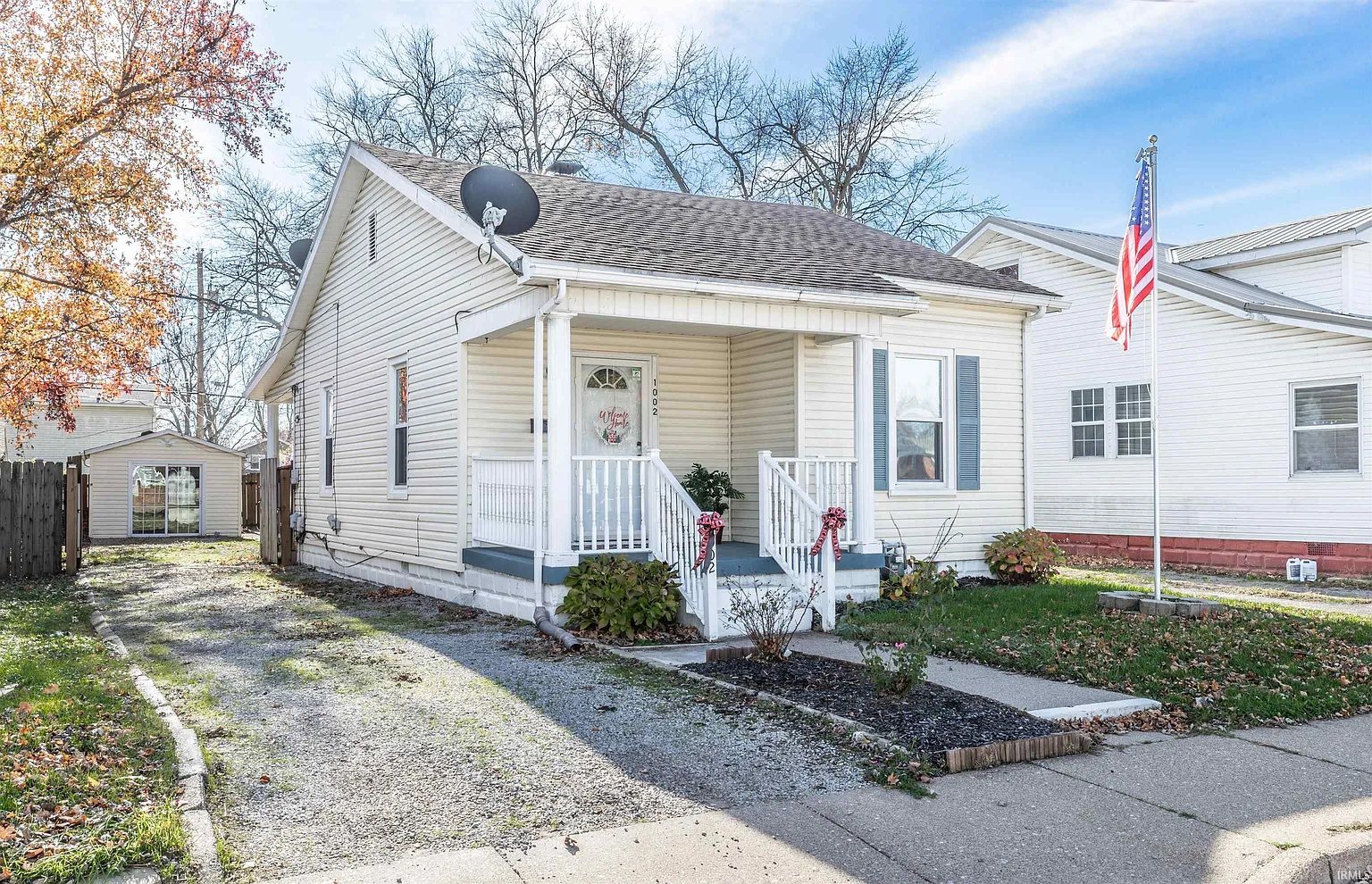 1002 Allens Ln photo 1