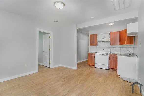 3402 Jeffries St #B — Photo 3