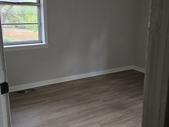2nd image of 98 Skyline Dr