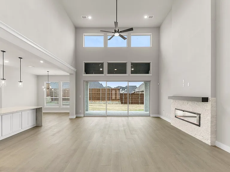 960 Georgetown Pl — Photo 3