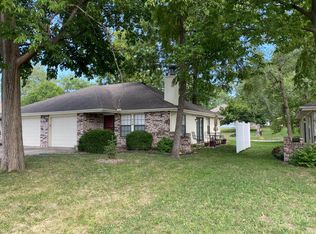 530 SE Lee Haven Dr, Lees Summit, MO 64063