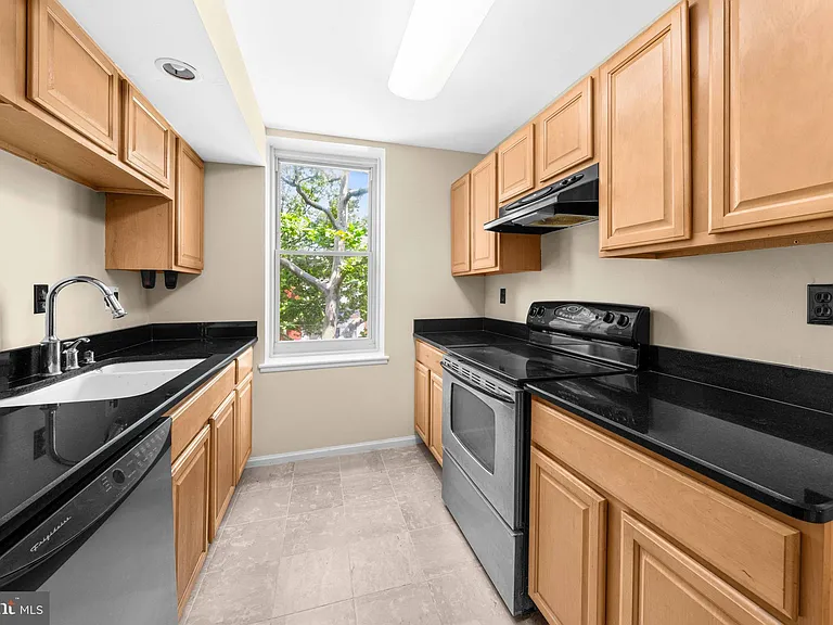1016 Kirk Ave — Photo 14