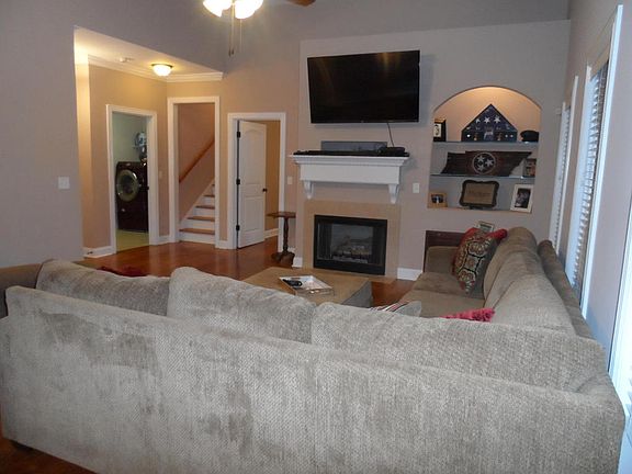 4th image of 8610 Seven Lakes Dr