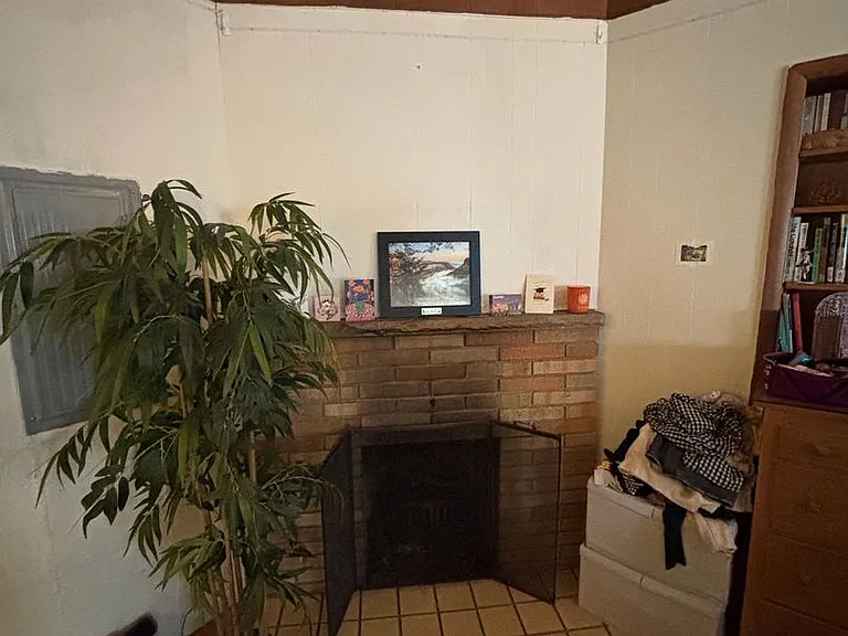 604 W Main St — Photo 6