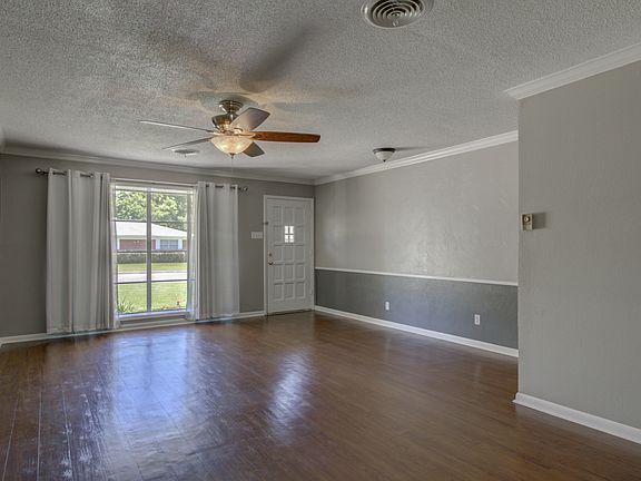 4th image of 407 Hillside Dr