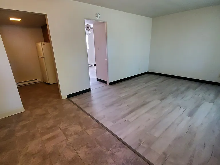 250 Rayburn Dr #2 — Photo 2