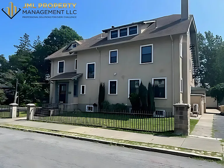 50 E Clinton St #2 — Photo 11