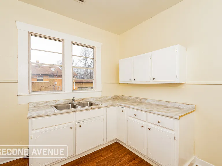 3201 Avenue E — Photo 10